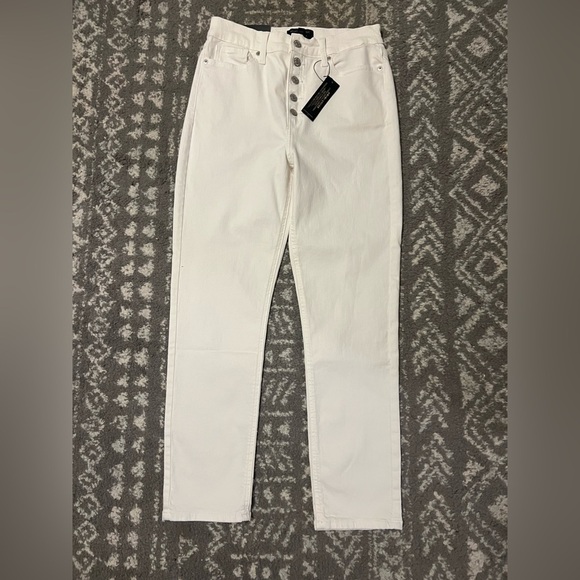 Banana Republic Denim - NWT Banana Republic high rise slim button fly White Jeans size 28/6 (A302)